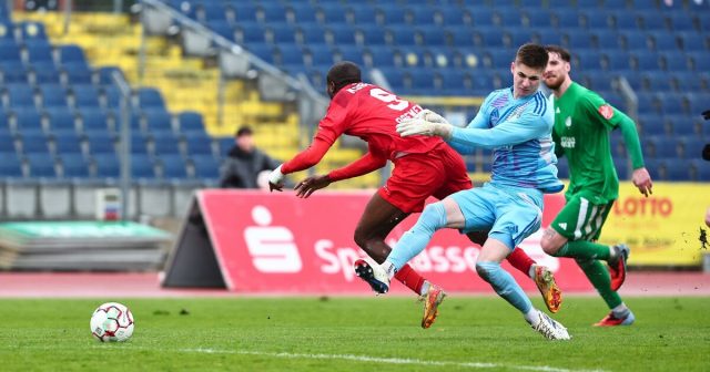Fußball-Oberliga: FC Rot-Weiss Koblenz - SV Auersmacher